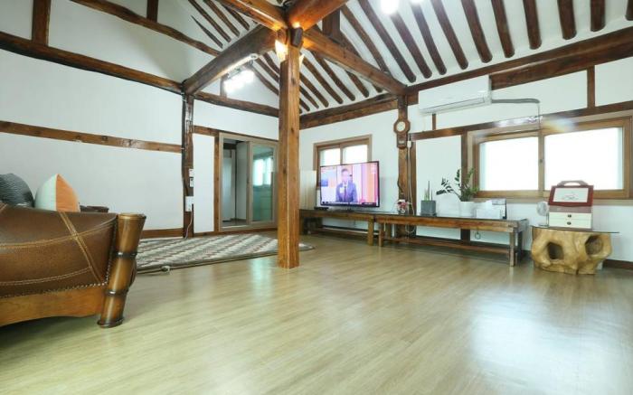 Classic Hanok Pension