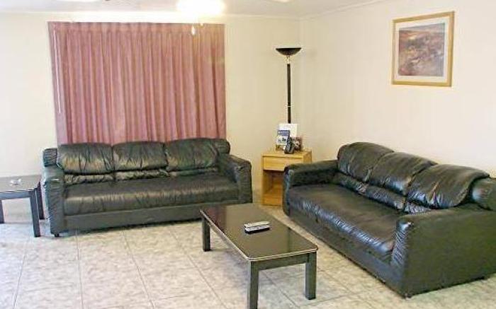 Executive Inn Pearsall