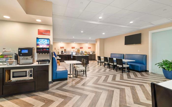 Best Western Plus Landmark Inn