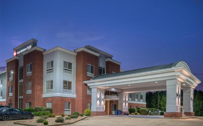 Best Western Plus Philadelphia-Choctaw Hotel and Suites