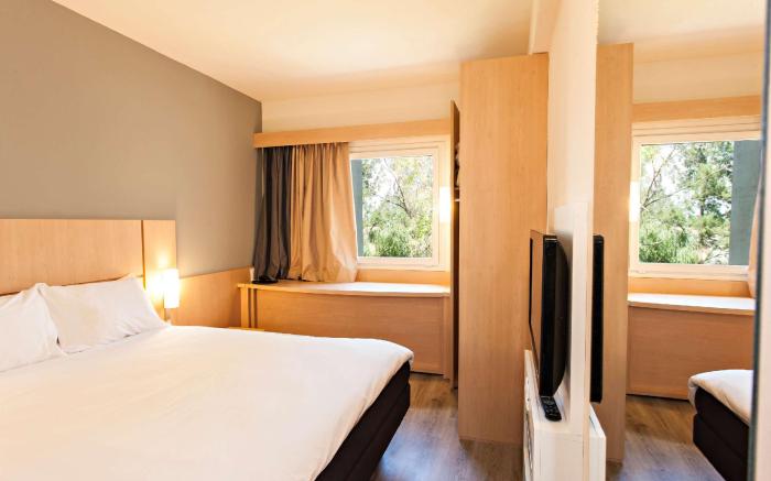 ibis Pilar