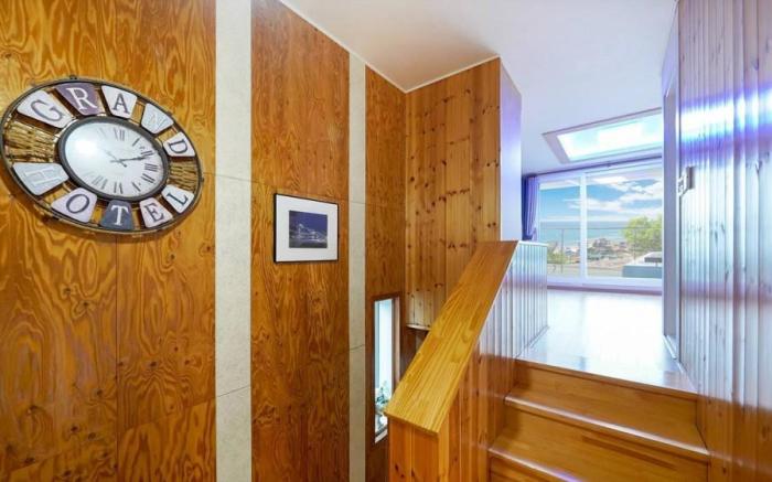 Dalbit (Blue Road Town Pension)