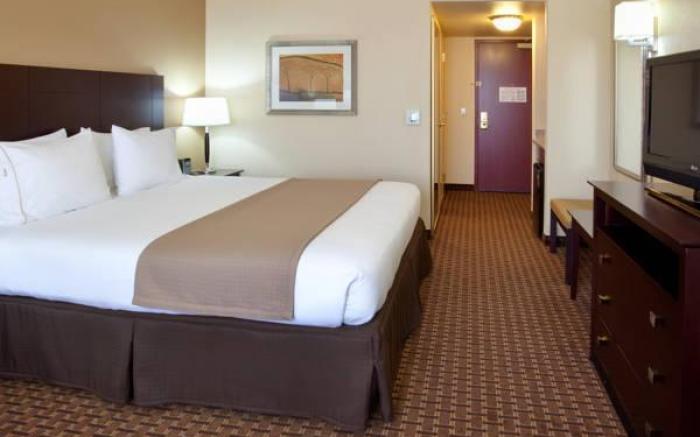 Holiday Inn Express Hotel & Suites Dinuba West By IHG