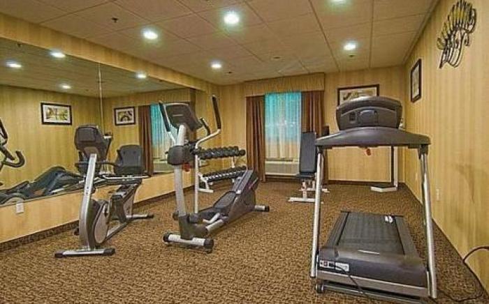Holiday Inn Express Hotel & Suites Byram By IHG