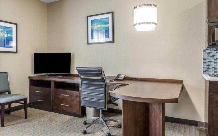 MainStay Suites Midland
