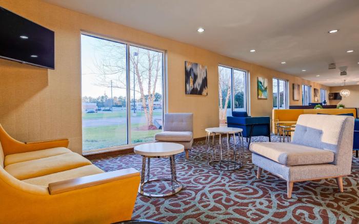 Best Western Dothan Inn & Suites