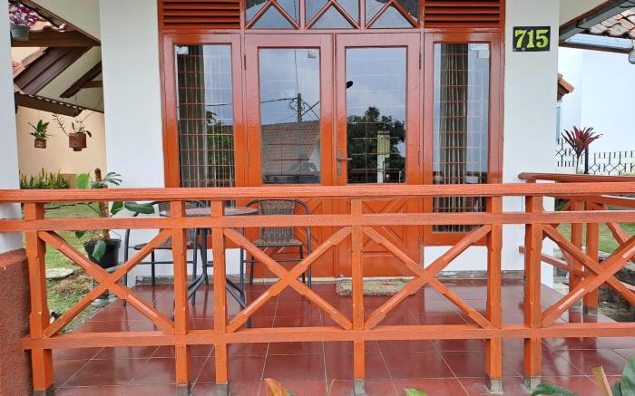 Full House 2 Bedroom at VILA PANDERMAN HILL