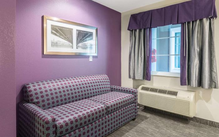 Econo Lodge Inn & Suites North Little Rock near Riverfront
