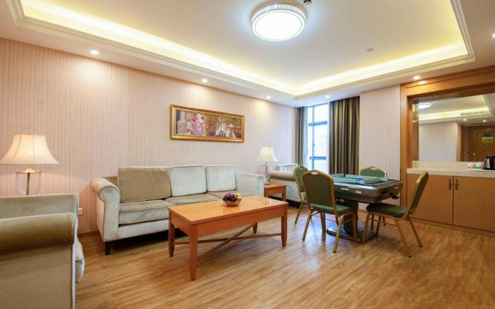 Vienna International Hotel North Qinzhou District Government High-Speed Railway Station