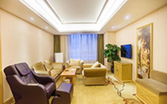 Vienna Hotel Xuzhou Pengcheng Square Metro Station