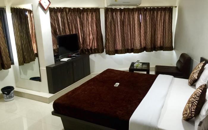 Hotel Nova Cross Road