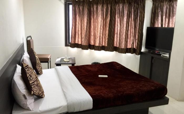 Hotel Nova Cross Road