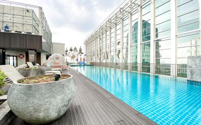 Vena Suite . Suasana @ 2BR 4Pax near CIQ