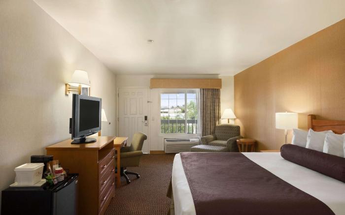 Ramada by Wyndham Costa Mesa/Newport Beach