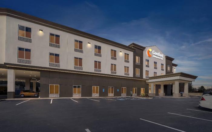 Comfort Inn & Suites Plainville-Foxboro