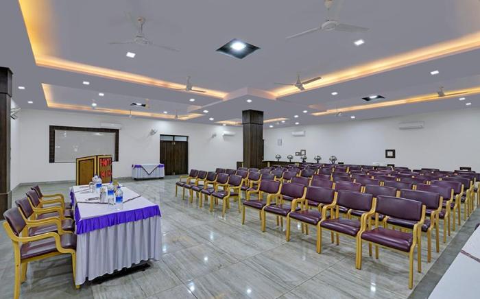 HOTEL HIGHWAY KING BEHROR