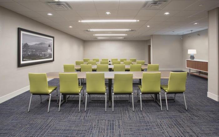 Holiday Inn Express & Suites Sturbridge By IHG