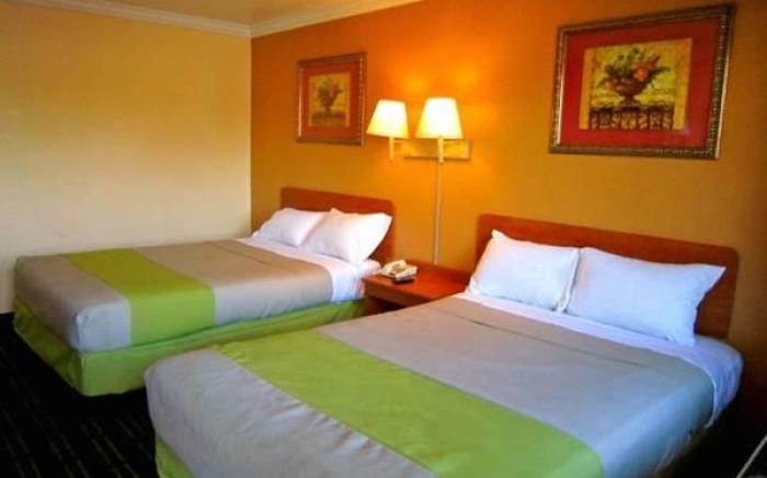 Value Inn Bellflower