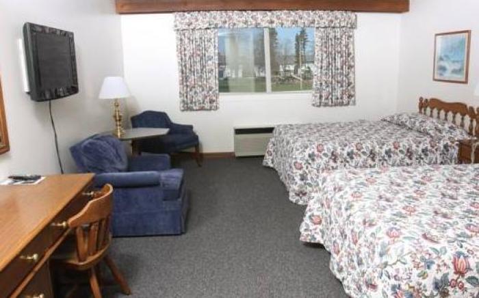 Lighthouse Inn - Two Rivers
