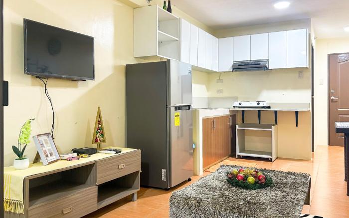 Affordable One Bedroom Condo in One Oasis 1726