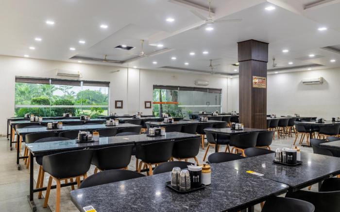 HOTEL HIGHWAY KING BEHROR