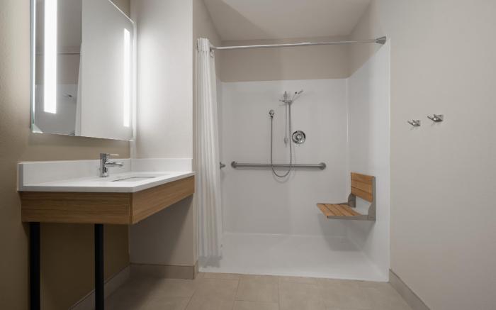 La Quinta Inn & Suites by Wyndham Greenville Woodruff Rd