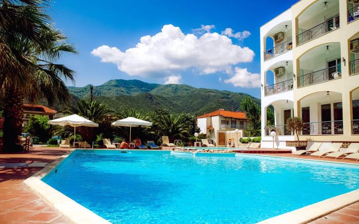 Stavros Beach Hotel