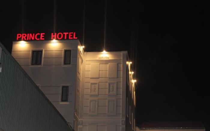 PRINCE HOTEL