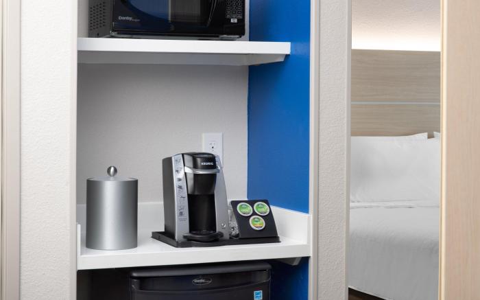 Holiday Inn Express & Suites Ft Myers Beach-Sanibel Gateway By IHG