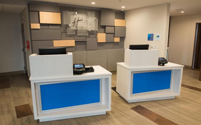 Holiday Inn Express and Suites Louisville N Jeffersonville By IHG