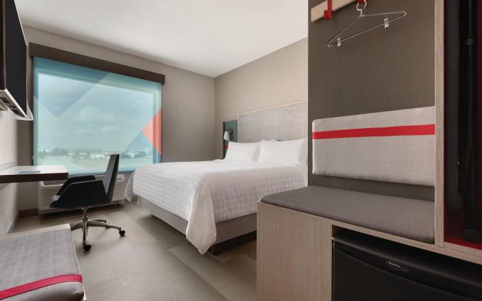 Avid Hotels Milwaukee West Waukesha