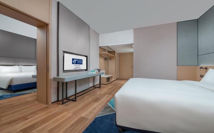 Holiday Inn Express Shenzhen Longhua By IHG