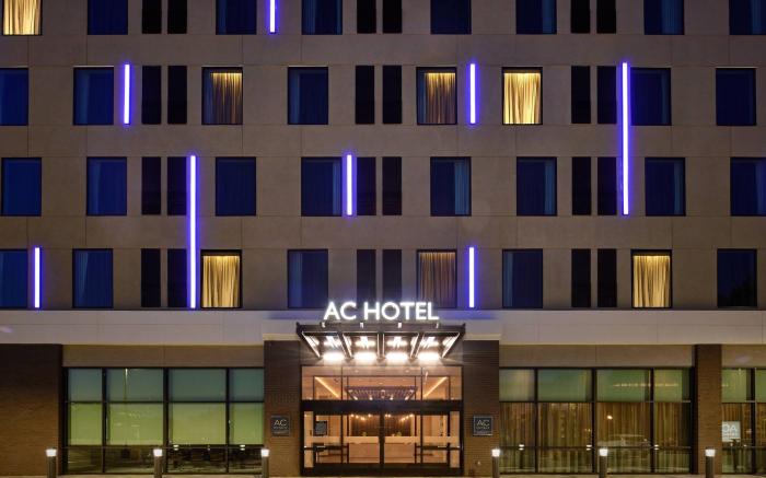 AC Hotel by Marriott Columbus Downtown