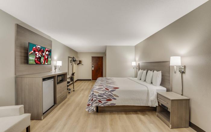 Red Roof Inn & Suites Newport – Middletown, RI