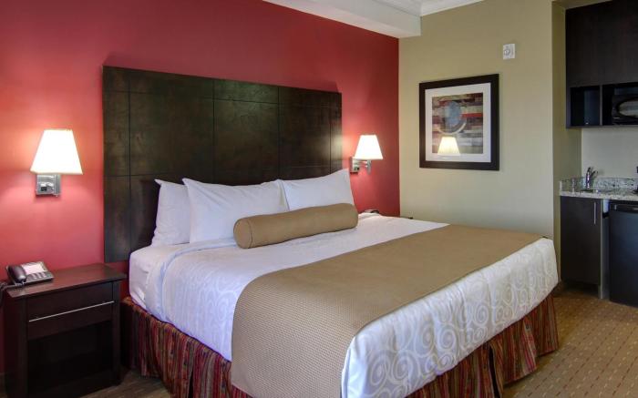 Best Western Plus Bowmanville Hotel