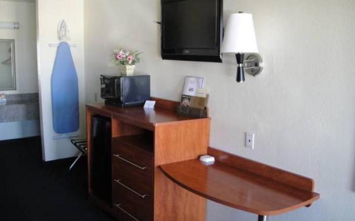 Royal Inn Pearsall