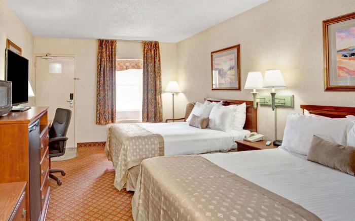 Ramada by Wyndham West Memphis