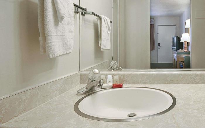 Olive Tree Inn & Suites
