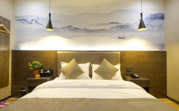 Shell Hotel Zhengzhou East High-Speed Railway Station Zhengdong Commerical Center
