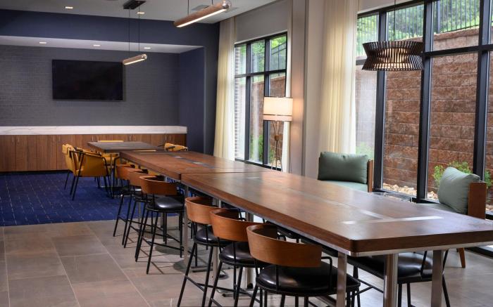 Courtyard Charlotte Waverly