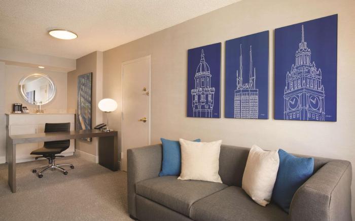 Hilton Chicago Magnificent Mile Suites
