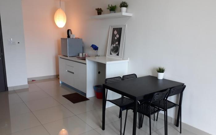 Wellness Homestay 2111 @ Trefoil Setia Alam