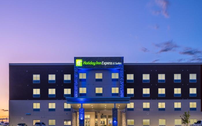 Holiday Inn Express & Suites Watertown By IHG