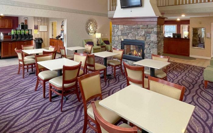 Smart Suites, Ascend Hotel Collection