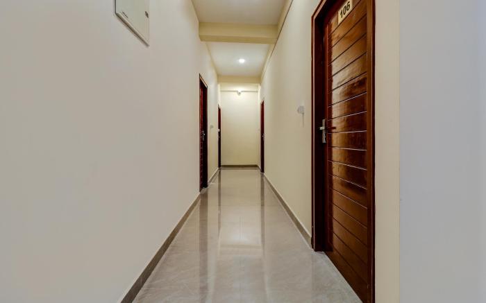 Itsy Hotels Rain Tulsi Stayz, Palarivattom Junction