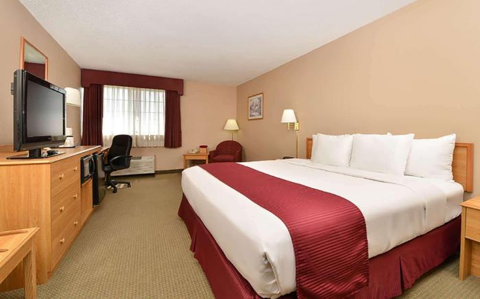 Baymont by Wyndham Blackwell I-35