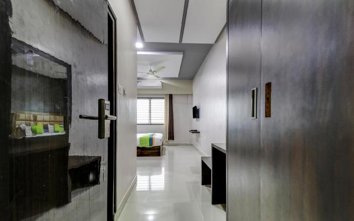 Treebo Sahara Suites, 750 M From St. John's Medical College And Hospital