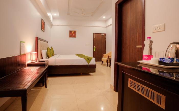 Treebo Shivam Inn Near Singapore Mall