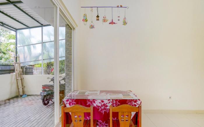 OYO 90173 Innapp Tenggilis Family Residence