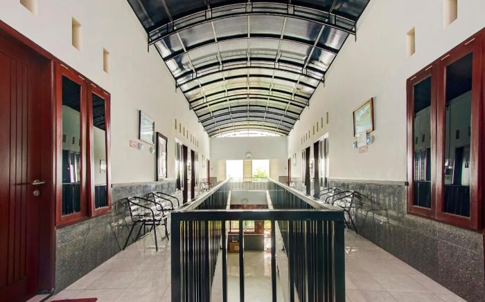 Super OYO Capital O 90151 Guest House 180